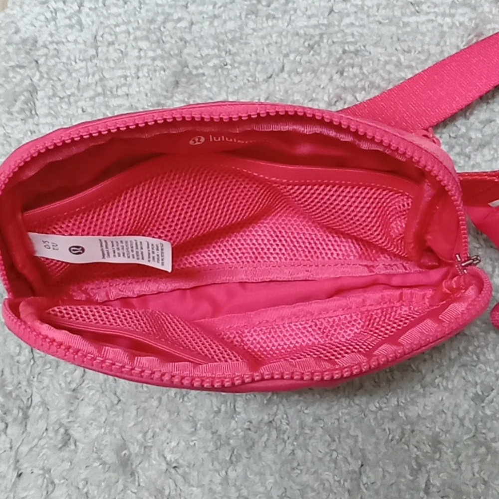 *Final Price* Lululemon Everywhere Belt Bag Glaze Pink - Picture 8 of 8